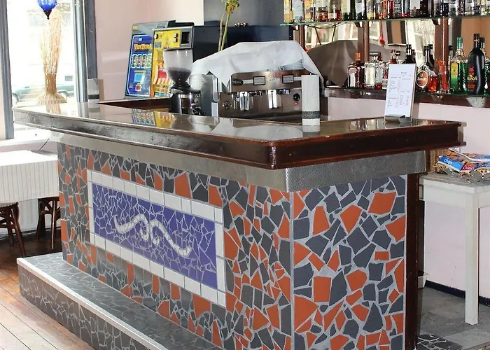 Отель Skyline 3*